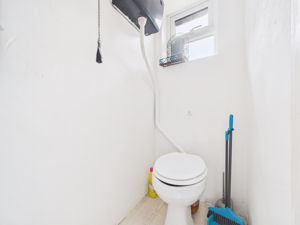 cloakroom- click for photo gallery